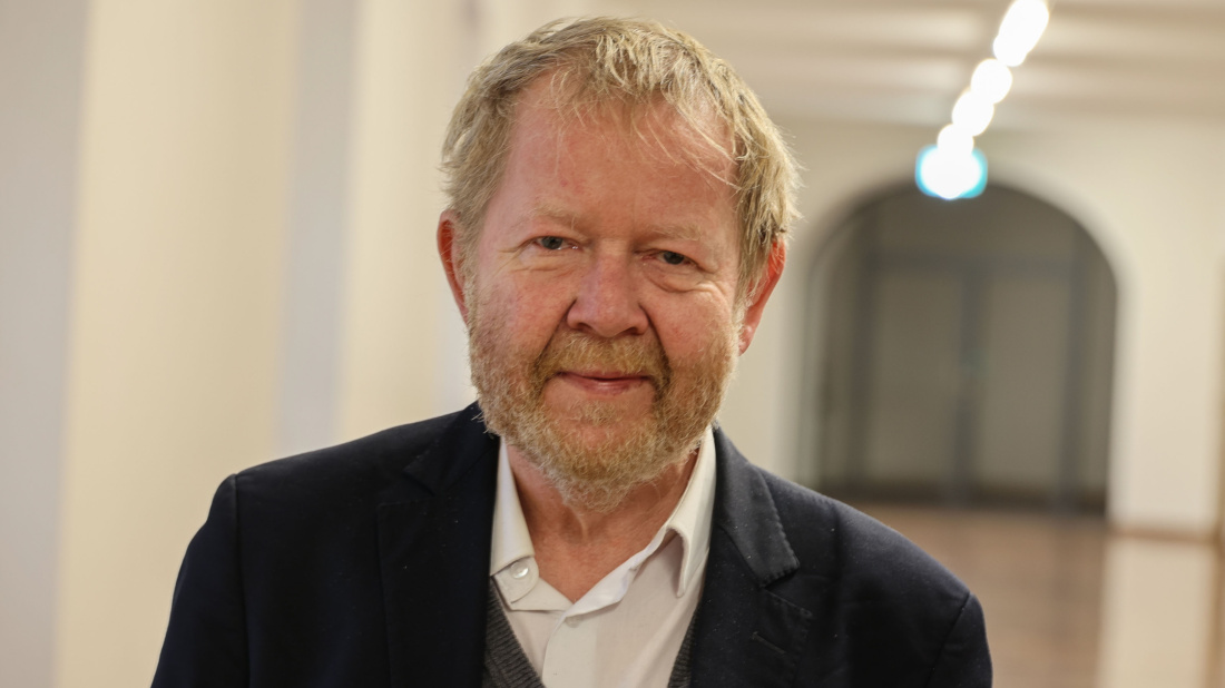 Universitätsprofessor Anton Bucher spricht in der Kärntner Wirtschaft über Glück.