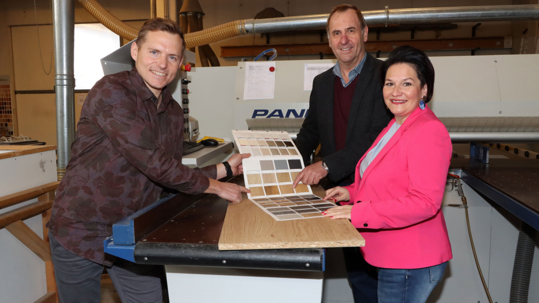 Andreas Ronacher mit Herbert Schurian und Olivia Konec-Ronacher.