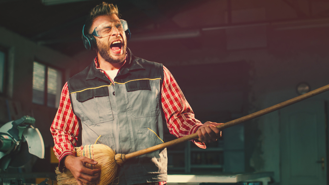 Humor im Beruf ist wichtig. Fast jeder zweite Österreicher wünscht sich mehr davon.