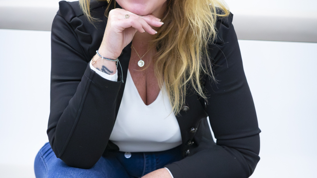 Die Energetikerin Melanie Gutkas baut aktuell ihr Business als Mentorin für Frauen auf.