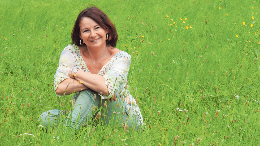 Karin Schellander-Ulbing aus St. ­Egyden begleitet in Kärnten rund 1800 Kinder in 33 Schulen als Glückstrainerin durch das Schuljahr.