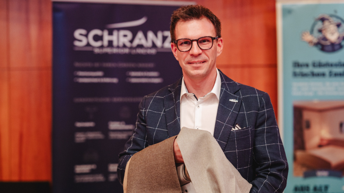 Von der recycelten Tischwäsche über Stoffe aus Naturmaterialien bis hin zum leistbaren Makeover für Gästezimmer: Jürgen Schranz setzt auf Nachhaltigkeit.