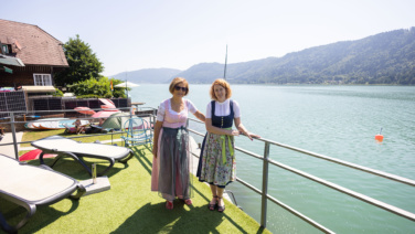 Veronika Zorn-Jäger und ­Angelika Zorn-Hagauer führen den ­Marienhof in Annenheim. Die Senior­chefin und ihre Schwiegertochter begrüßen hier Gäste, die die Nähe zu See und Berg schätzen.
