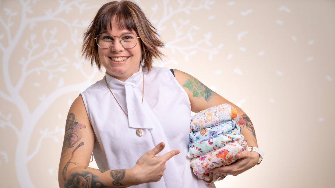 Andrea Zlender-Zaufl hat als Stoffwindelberaterin angefangen, heute vertreibt sie mit ihrer Marke Lumina Stoffwindeln, Windelröcke und mittlerweile auch Damen­hygieneprodukte.